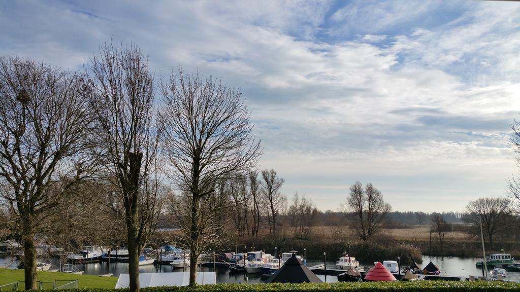 De Brabantse Biesbosch Hotel Werkendam ภายนอก รูปภาพ