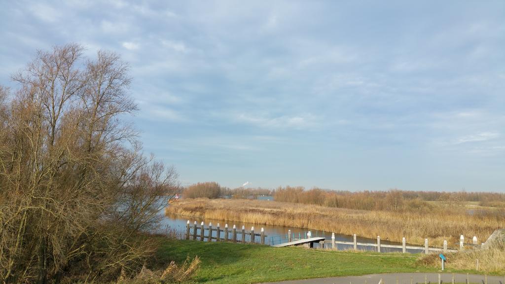 De Brabantse Biesbosch Hotel Werkendam ภายนอก รูปภาพ