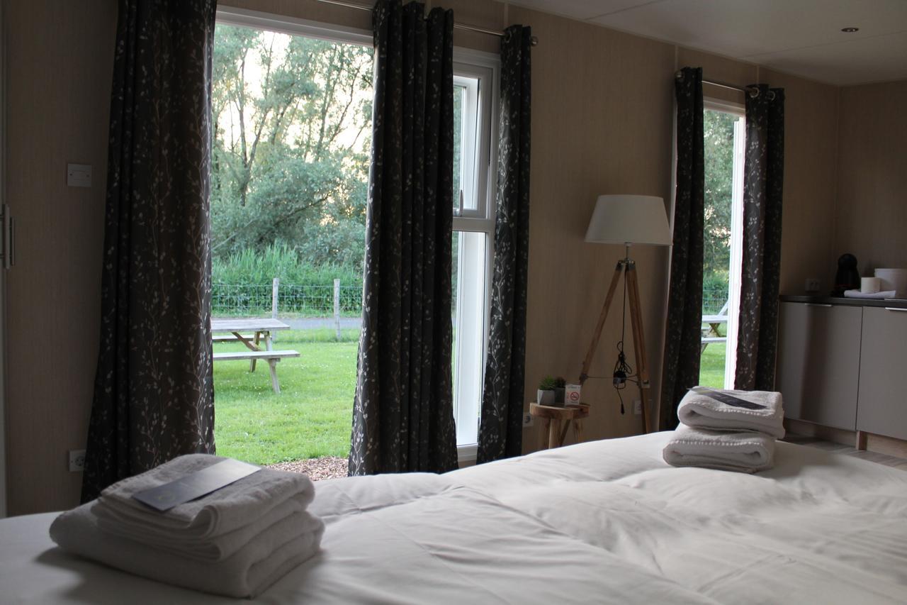 De Brabantse Biesbosch Hotel Werkendam ภายนอก รูปภาพ
