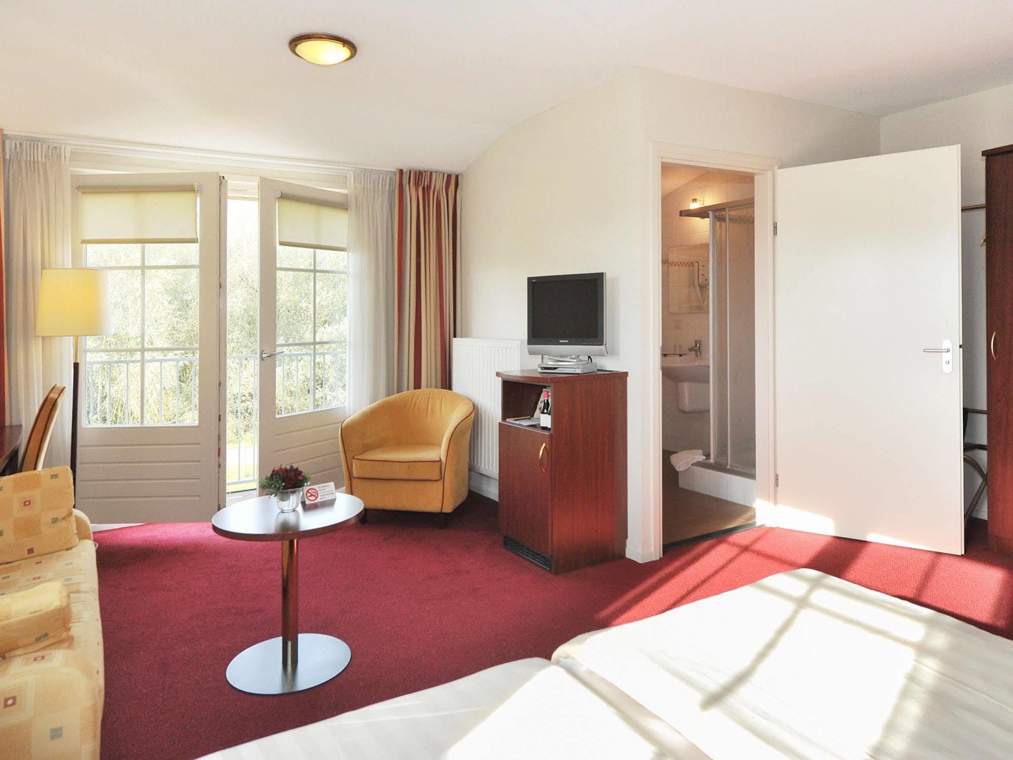 De Brabantse Biesbosch Hotel Werkendam ภายนอก รูปภาพ