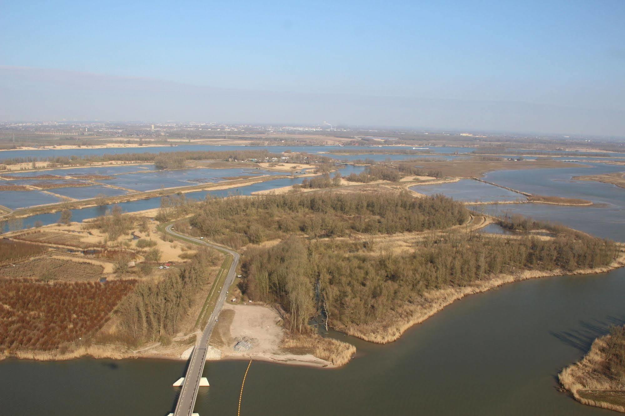 De Brabantse Biesbosch Hotel Werkendam ภายนอก รูปภาพ